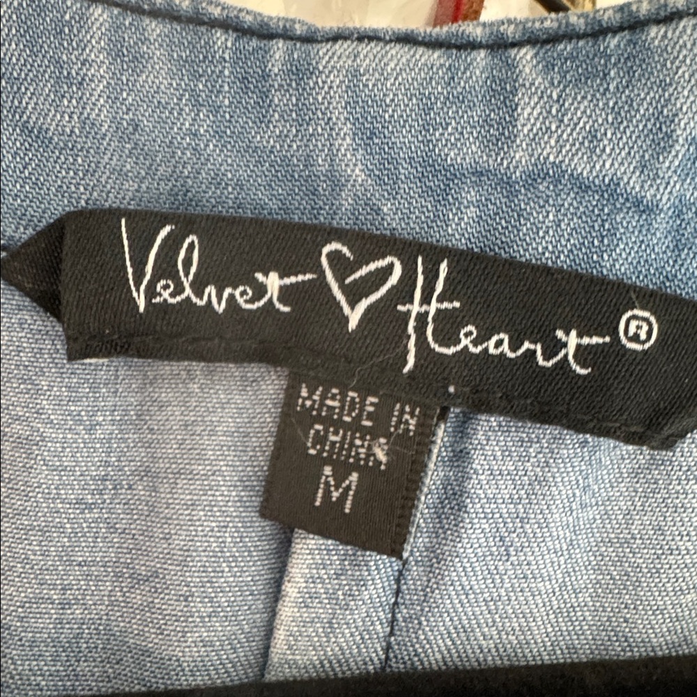 Velvet Heart Chambray Tencel Half Button Down Cropped Jumpsuit with Belt Size M - Picture 10 of 11